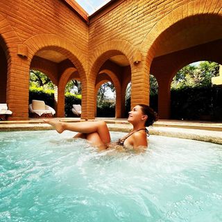 Tabata Jalil feet photo thumbnail