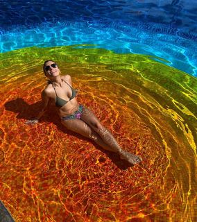 Tabata Jalil feet photo thumbnail