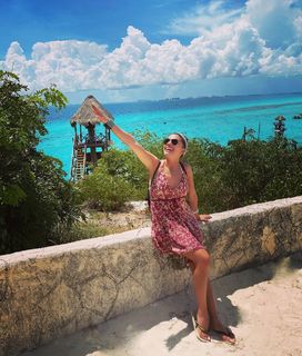 Tabata Jalil feet photo thumbnail