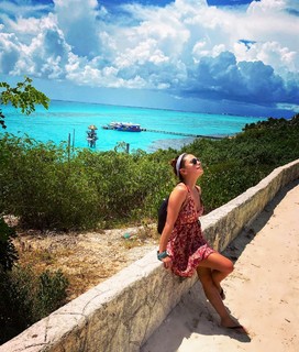 Tabata Jalil feet photo thumbnail