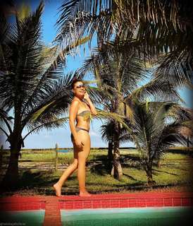 Tabata Jalil feet photo thumbnail