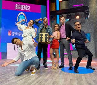 Tabata Jalil feet photo thumbnail