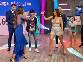 Tabata Jalil feet photo thumbnail