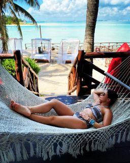 Tabata Jalil feet photo thumbnail