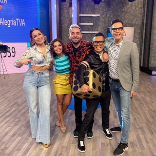 Tabata Jalil feet photo thumbnail