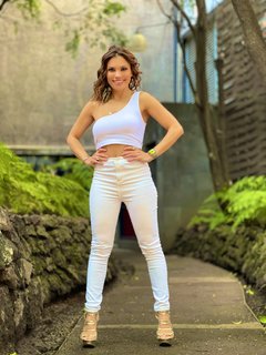 Tabata Jalil feet photo thumbnail