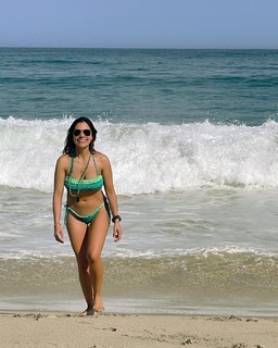 Tabata Jalil feet photo thumbnail