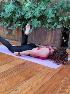 Tabata Jalil feet photo thumbnail