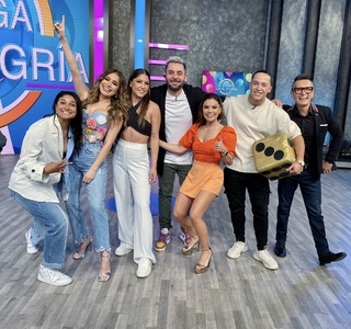 Tabata Jalil feet photo thumbnail