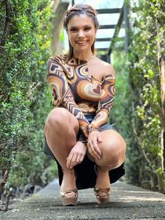 Tabata Jalil feet photo thumbnail