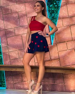 Tabata Jalil feet photo thumbnail