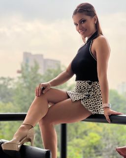 Tabata Jalil feet photo thumbnail