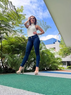 Tabata Jalil feet photo thumbnail