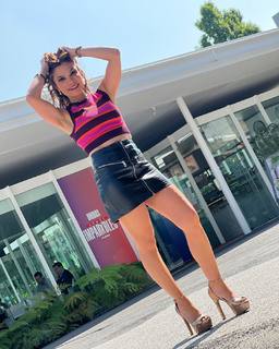 Tabata Jalil feet photo thumbnail