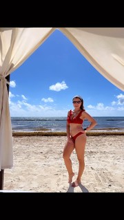 Tabata Jalil feet photo thumbnail