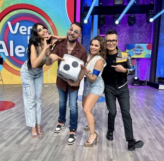 Tabata Jalil feet photo thumbnail