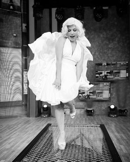 Tabata Jalil feet photo thumbnail