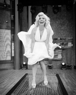 Tabata Jalil feet photo thumbnail