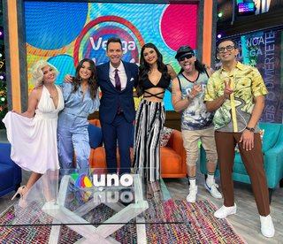 Tabata Jalil feet photo thumbnail