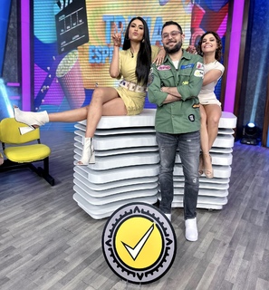 Tabata Jalil feet photo thumbnail