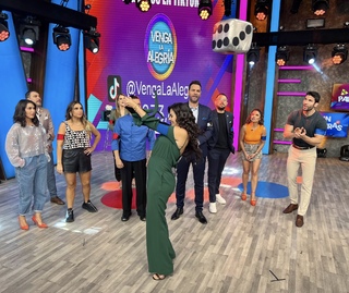 Tabata Jalil feet photo thumbnail