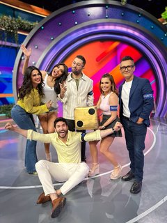 Tabata Jalil feet photo thumbnail