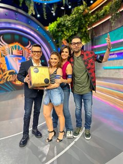 Tabata Jalil feet photo thumbnail