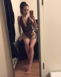 Tabby Sharp feet photo 15