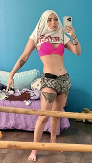 Tabby Sharp feet photo 12