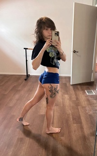 Tabby Sharp feet photo 10