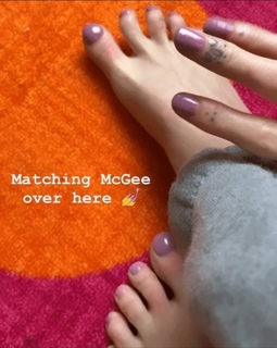 Tabby Sharp feet photo 1