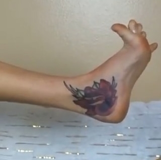 Tabby Sharp feet photo 14