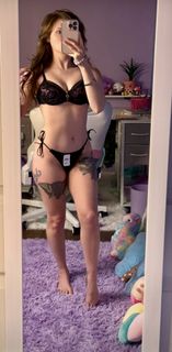 Tabby Sharp feet photo 20