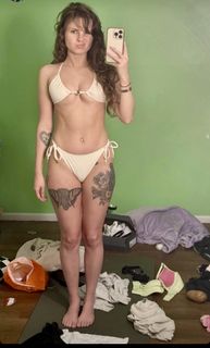 Tabby Sharp feet photo 20