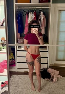 Tabby Sharp feet photo 18