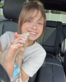 Tabby Sharp feet photo 16