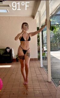 Tabby Sharp feet photo 13