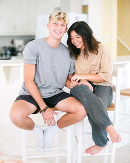 Tabitha Swatosh feet photo 14