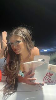 Tabitha Swatosh feet photo 13