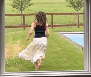 Tabitha Swatosh feet photo 15