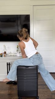 Tabitha Swatosh feet photo 3