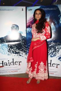 Tabu feet photo thumbnail