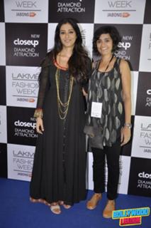 Tabu feet photo thumbnail