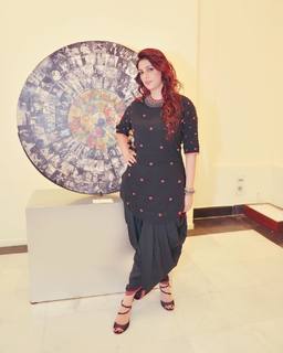 Tabu feet photo thumbnail