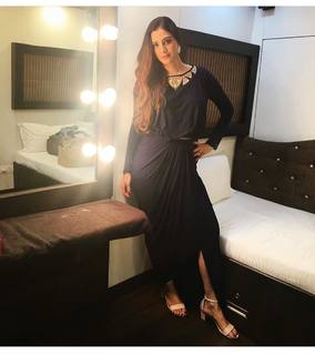 Tabu feet photo thumbnail