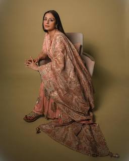 Tabu feet photo thumbnail