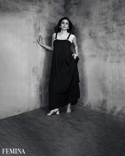 Tabu feet photo thumbnail