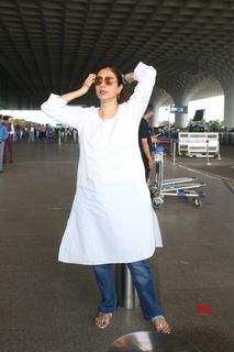 Tabu feet photo thumbnail