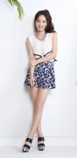 Taeyeon feet photo thumbnail