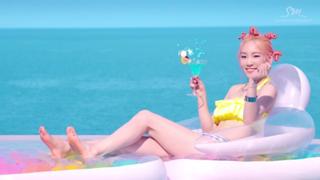 Taeyeon feet photo thumbnail
